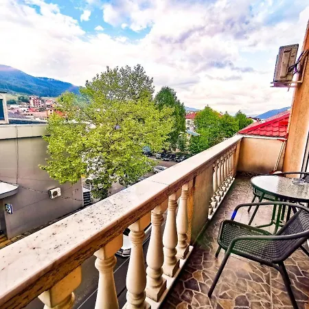 Alikante * Sŭrnitsa